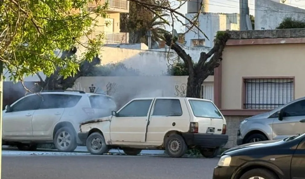 El conductor logró bajarse y pedir ayuda. 