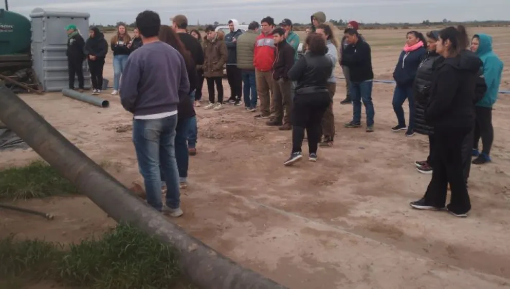 Los estudiantes pudieron tomar contacto con referentes regionales del sector agropecuario.
