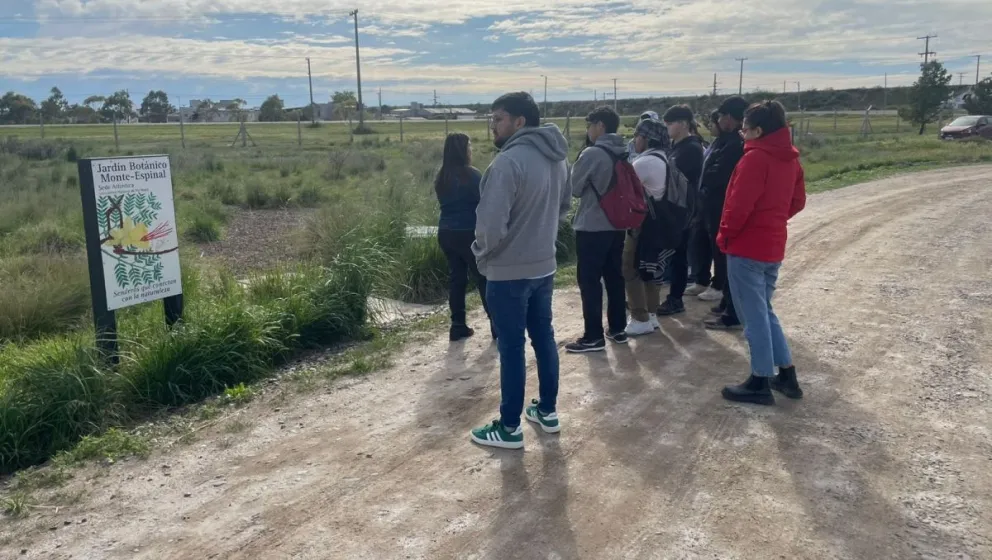 La actividad busca concientizar sobre la flora y fauna del Monte Patagónico.