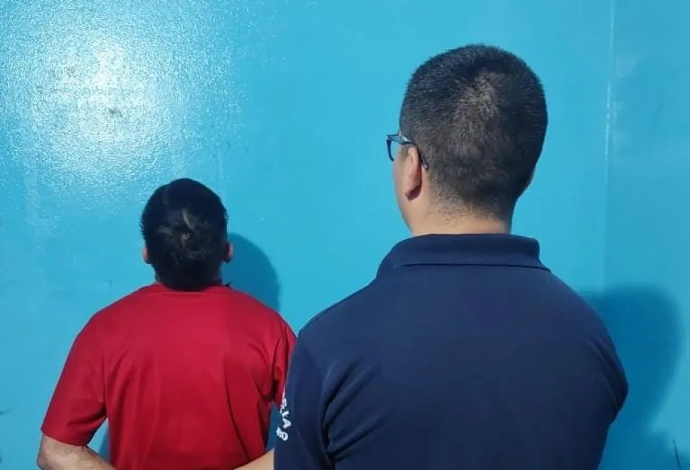 Contra la pared en la 1º.