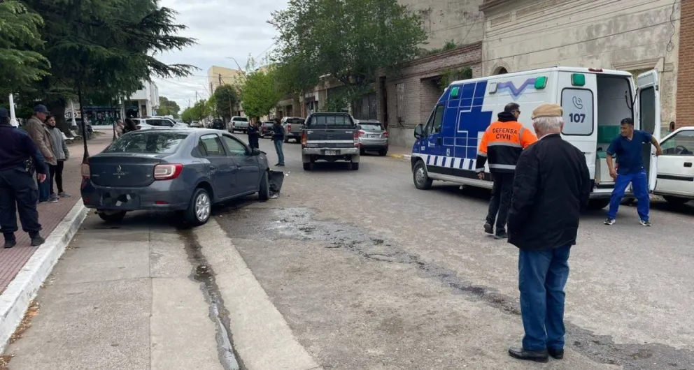 Tras el accidente el lugar se llenó de curiosos. 