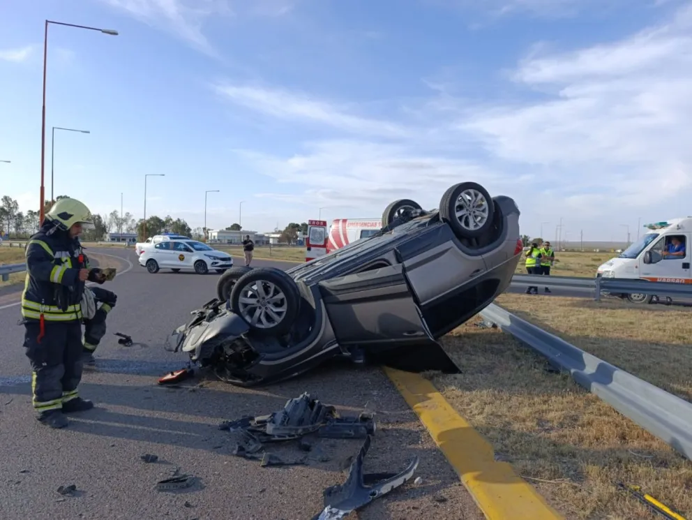 El hecho ocurrió esta tarde de domingo, minutos antes de las 18 horas. Fotos gentileza.