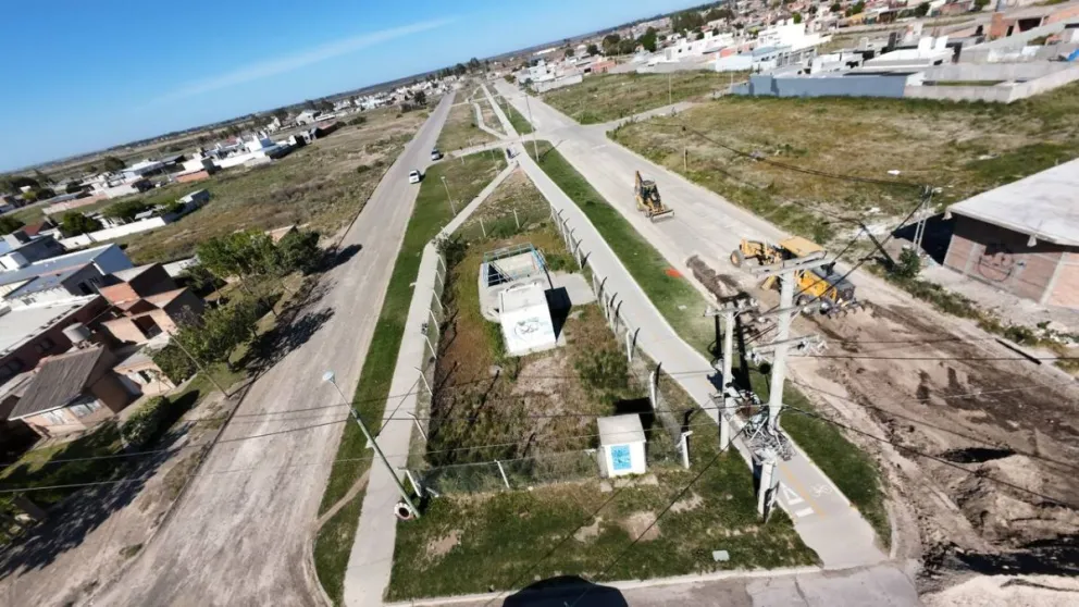 La obra en el boulevard Ituzaingó vinculará la zona asfaltada con la avenida Perón. Foto: Municipalidad de Viedma.