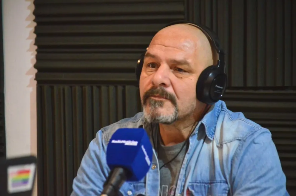 Adrián Moreno y su libro "La Justicia se manchó con pintura". 