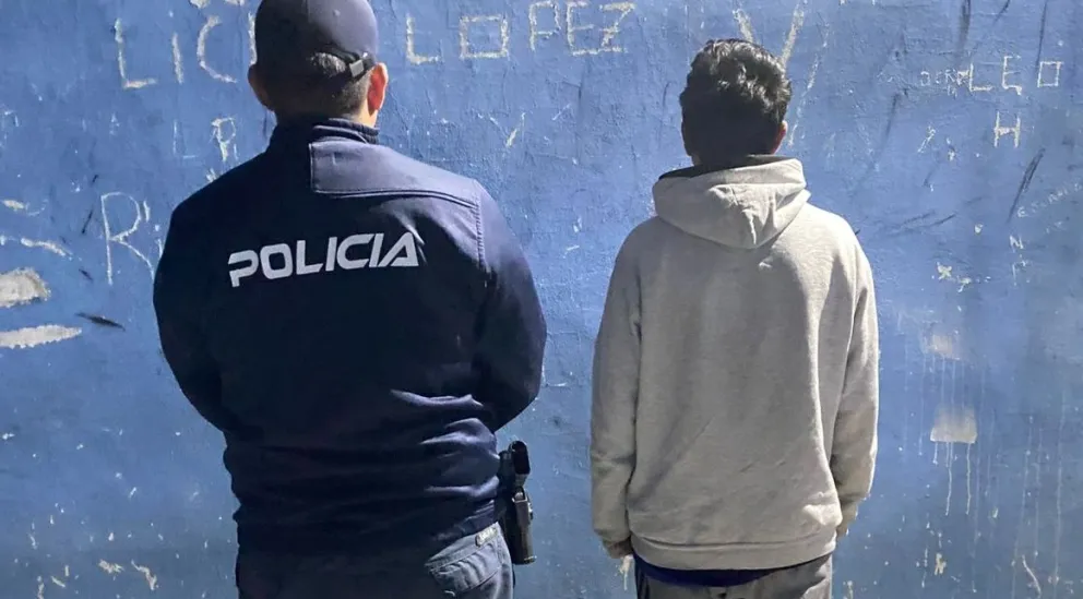 Detenido por policías de la Comisaría Primera.