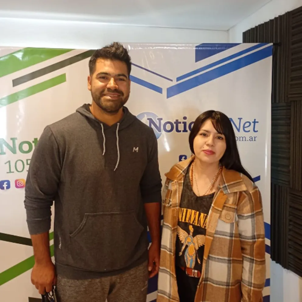 Fernando Álvarez y Ayelén Catalán, docentes de ESRN rural virtual. Foto: Radio Noticias (105.5)