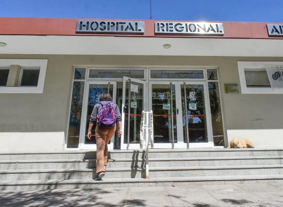 La adolescente estuvo internada en el Hospital Zatti y ahora continúa con el tratamiento en su casa. 