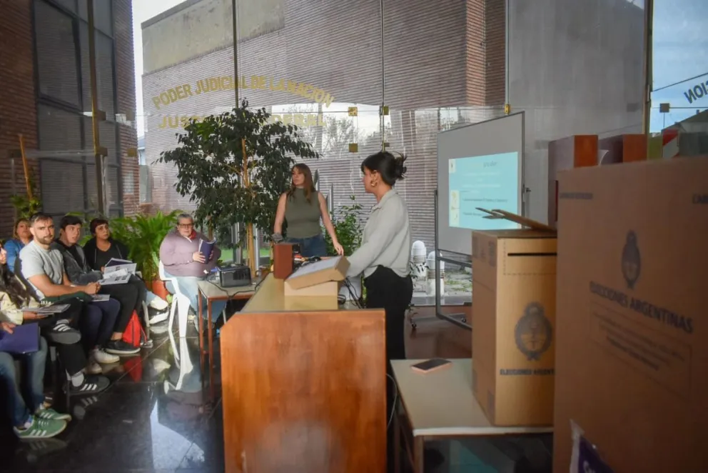 Los asistentes siguieron atentamente cada una de las explicaciones brindadas. Fotos Vanesa Schwemmler para NoticiasNet.