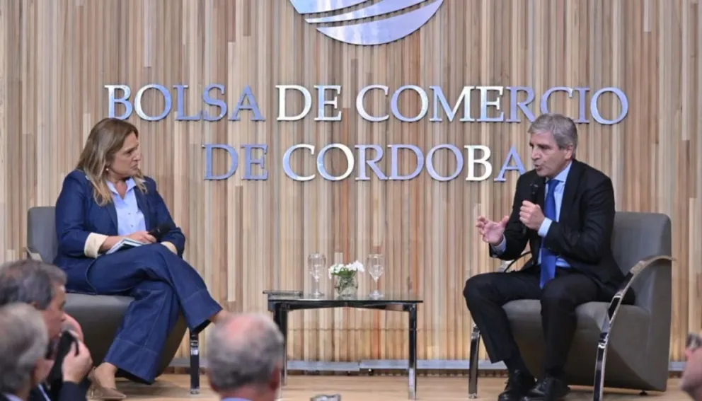 Caputo en la Bolsa de Comercio de Córdoba.