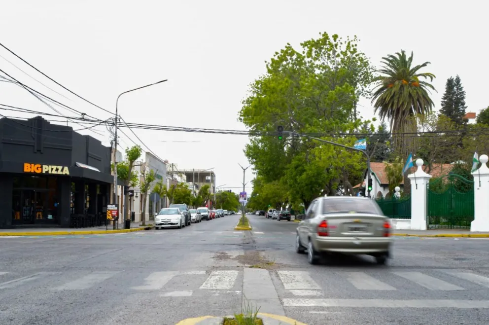 Las calles de Viedma marcaron el ritmo de las elecciones legislativas 2025 en la ciudad. Fotos Emanuel Mirenghi para NoticiasNet.