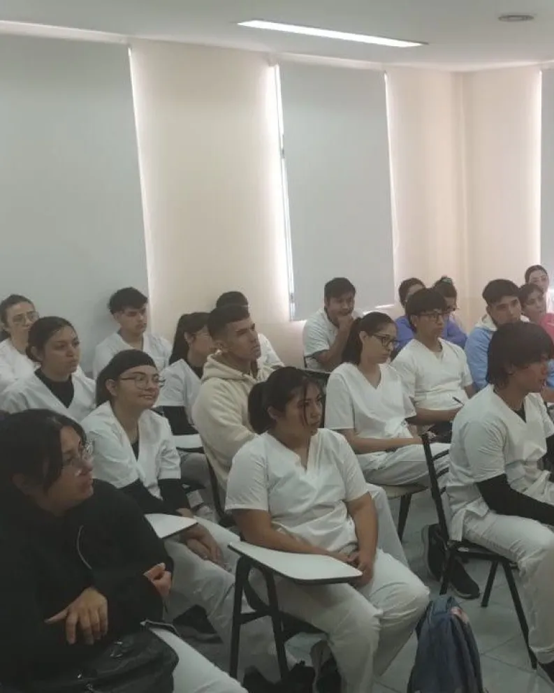 Estudiantes de 1° de Licenciatura en enfermería de la UNCo. Foto: Hospital Zatti.
