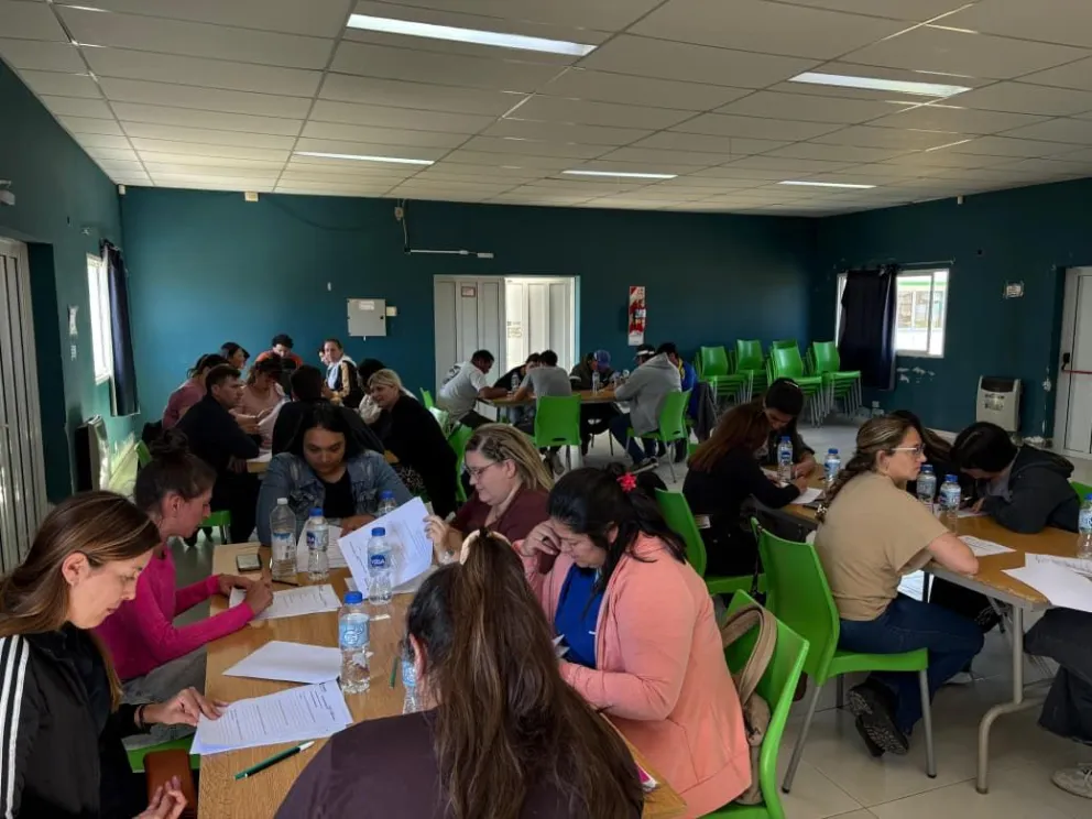 Los trabajadores rindiendo para el ansiado pase a planta. 