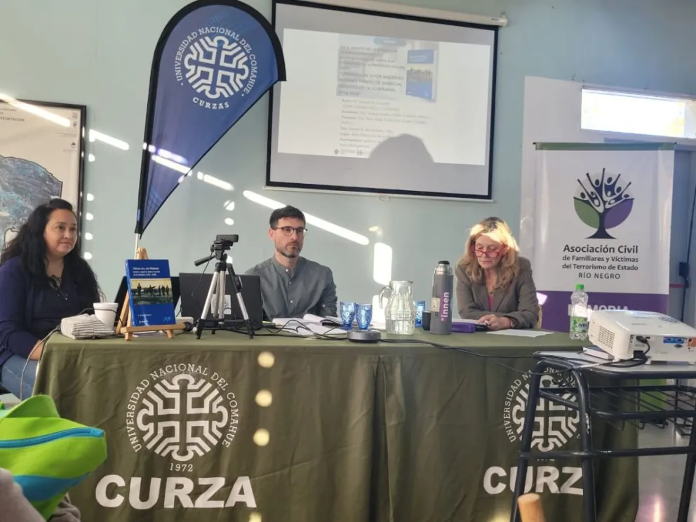 El autor en el marco de la presentación de su obra en las instalaciones del Curzas. 