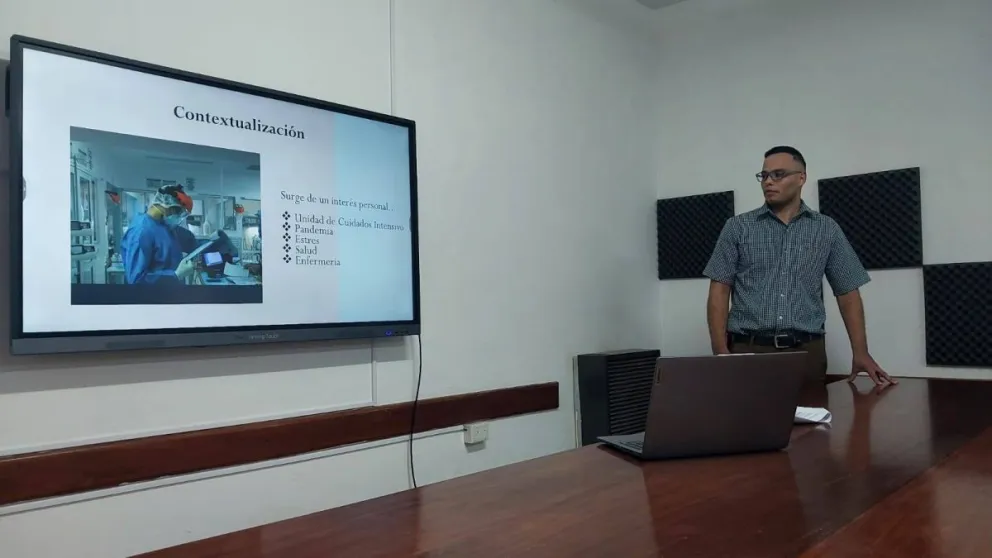 Horacio Marley Castillo en la defensa del trabajo final de grado. Fotos: Gentileza