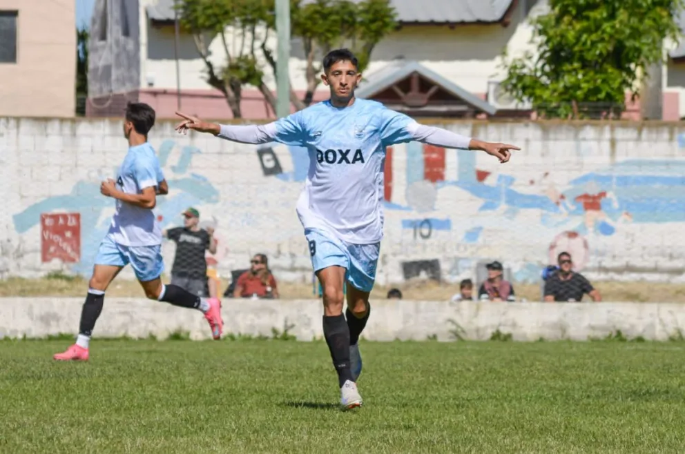 Jorge Newbery sigue líder en el Regional Amateur. Fotos, Emanuel Mirenghi para NoticiasNet.