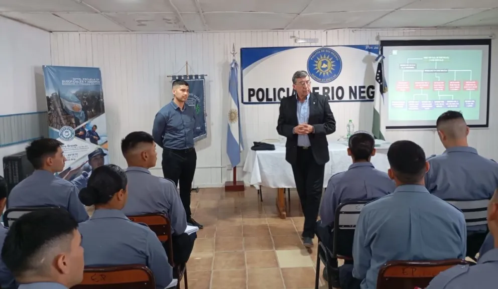 La Escuela de Suboficiales y Agentes de Sierra Grande fue sede de la charla inaugural