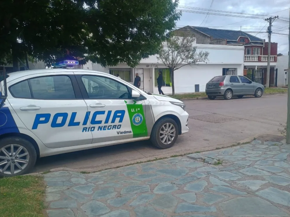 Dos móviles asistieron al lugar para contener la situación. Fotos: NoticiasNet 