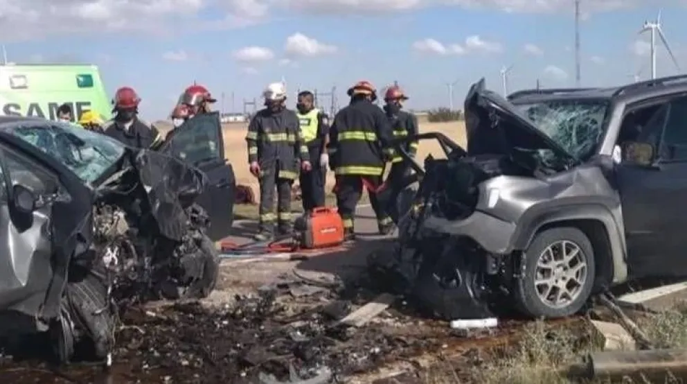 El choque se produjo entre Stroeder y Villalonga, a la altura del Parque Eólico de Emilio Lamarca. Foto Gentileza.