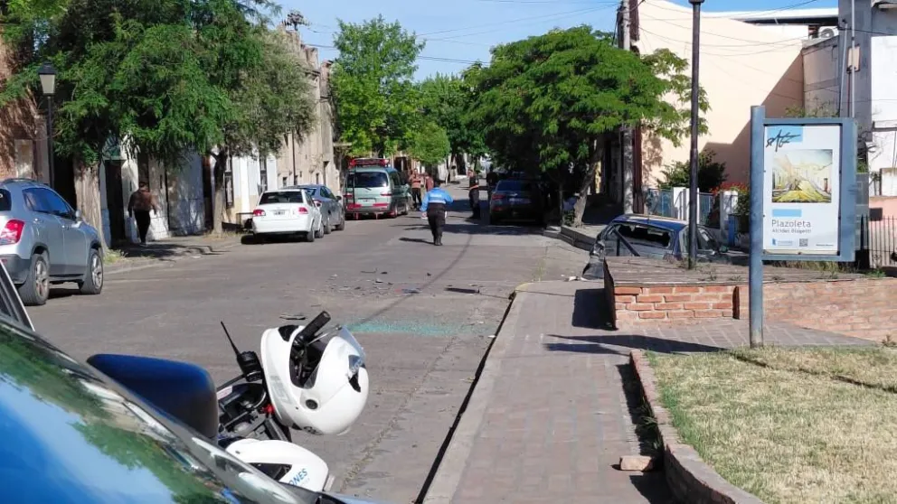 La fuerza del impacto generó serios destrozos. Foto: gentileza de Norpatagonia Noticias.