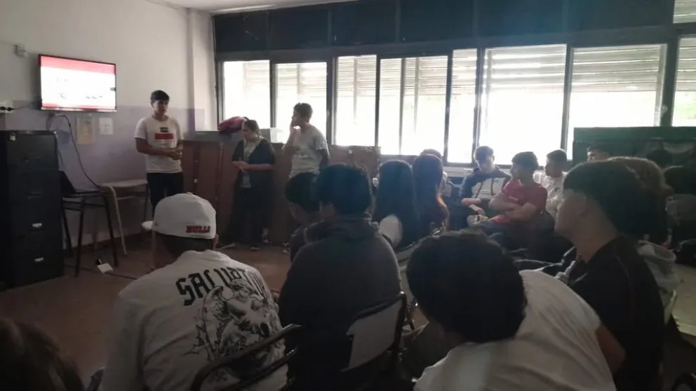 La UNRN y la ESRN N° 141 trabajaron en concientización ambiental.