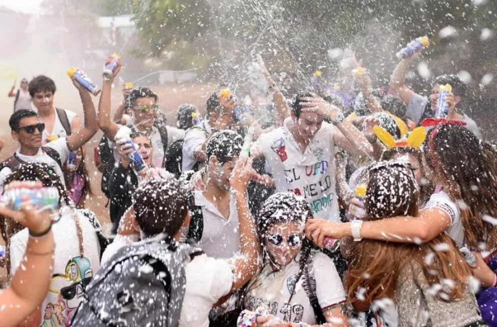 Festejos con alegría pero un tanto descontrolado. Imagen ilustrativa.