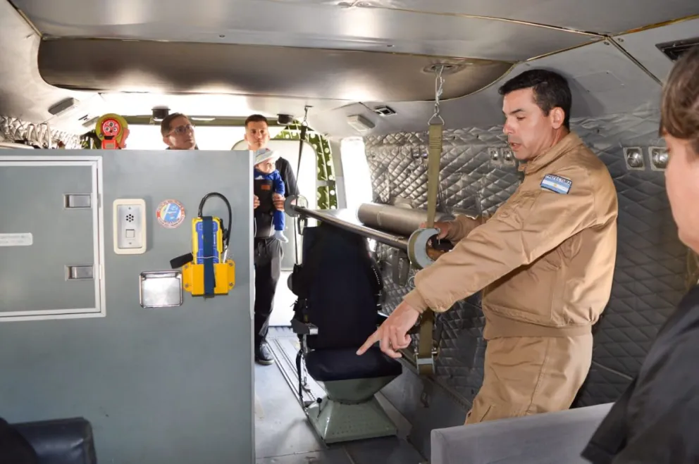 Confluyeron las charlas temáticas y aviones construidos en la ciudad. Fotos Emanuel Mirenghi y gentileza.