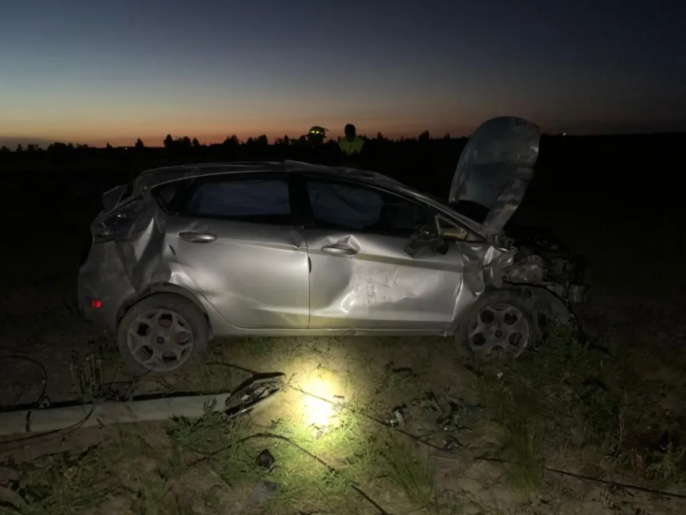 Estado en que quedó el Fiesta. Foto gentileza: Informativo Hoy.