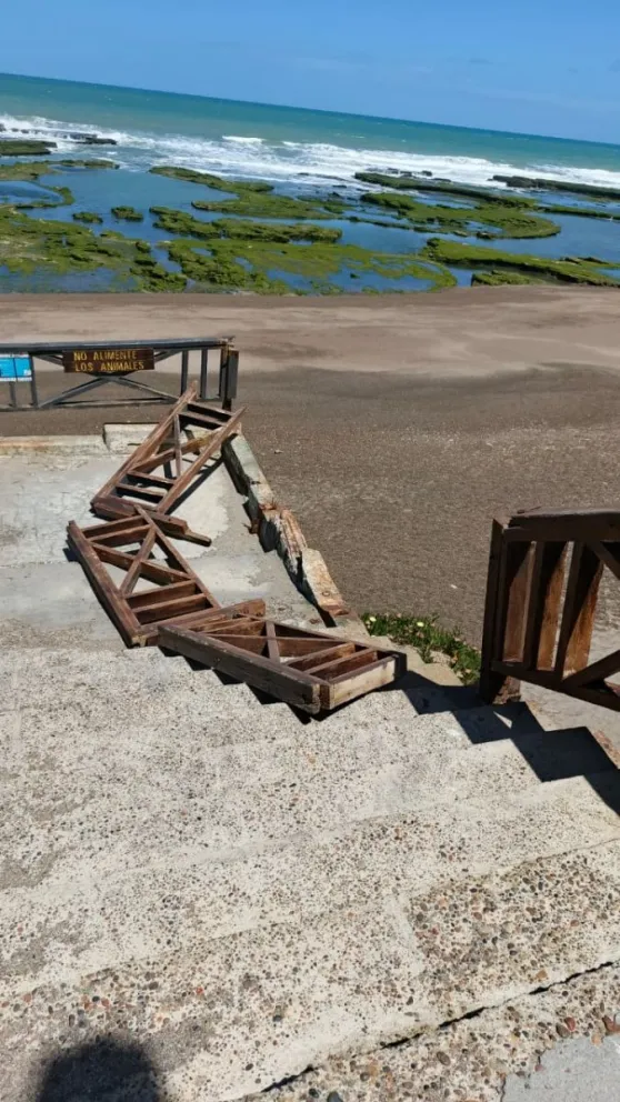 Se desprendieron cerca de tres metros de estructuras de contención. Foto: gentileza. 