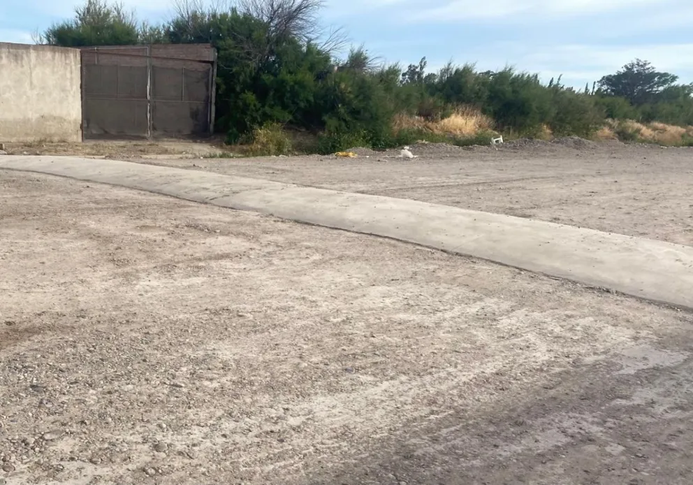 Encima la calle es de tierra y se confunde el color. Fotos Vanesa Schwemmler para NoticiasNet.