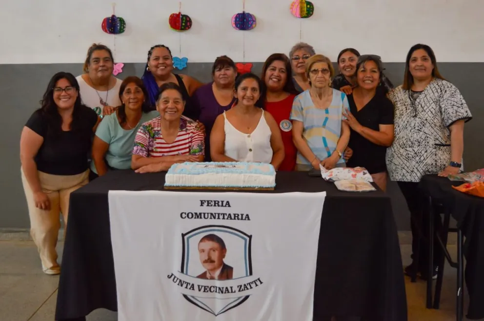 Los feriantes festejaron sus tres intensos años de pura actividad - Fotos:  Emanuel Mirenghi.