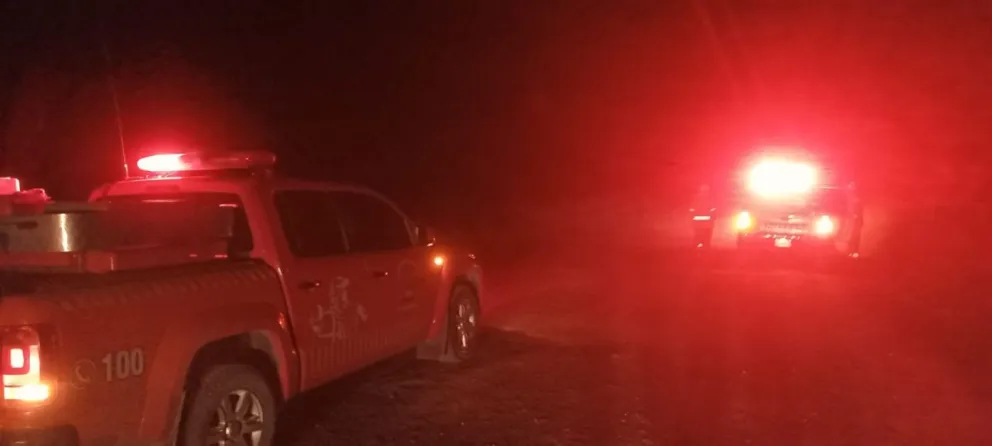 Personal de Bomberos y Defensa Civil trabajaron en el lugar. 