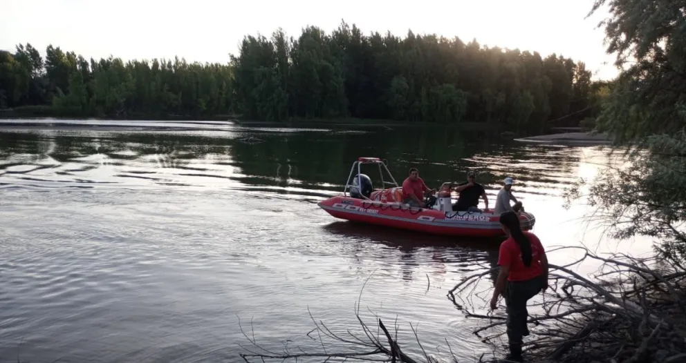 Se reactivó la búsqueda de la familia perdida desde la primera mañana de hoy. Fotos Fm Exitos 96.9 Gral Conesa.