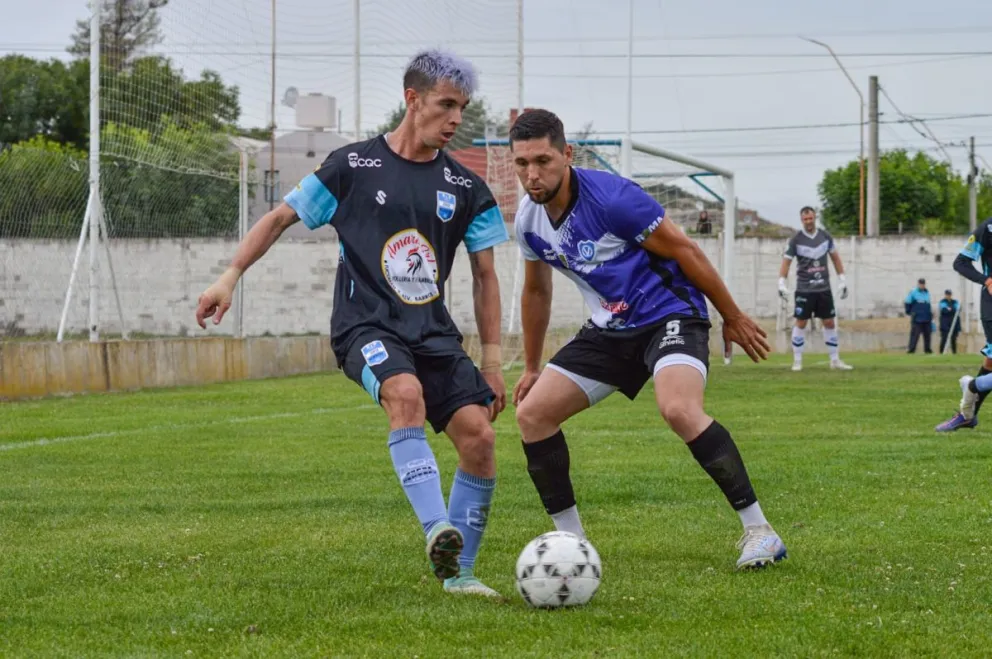 Sin emociones entre Jorge Newbery y Villalonga. Fotos: Emanuel Mirenghi para NoticiasNet.