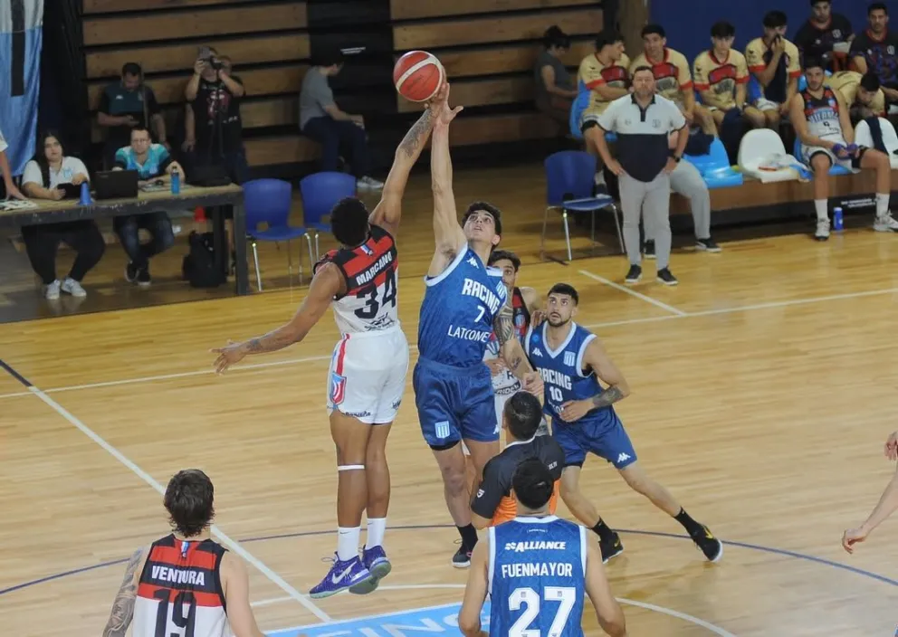 Triunfazo de Deportivo Viedma como visitante. Foto: Prensa Racing. 
