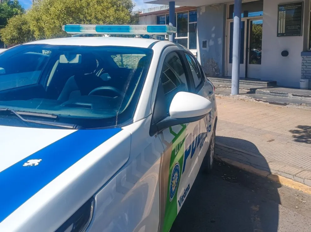 Personal de la Comisaría Primera actuó con rapidez. Fotos Vanesa Schwemmler. 