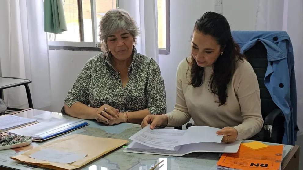 El Ministerio de Educación avanza en la adquisición de 20 vehículos.