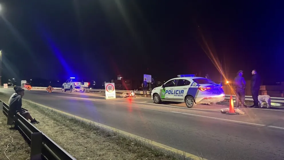 Hubo un importante despliegue policial en la zona del puente. 