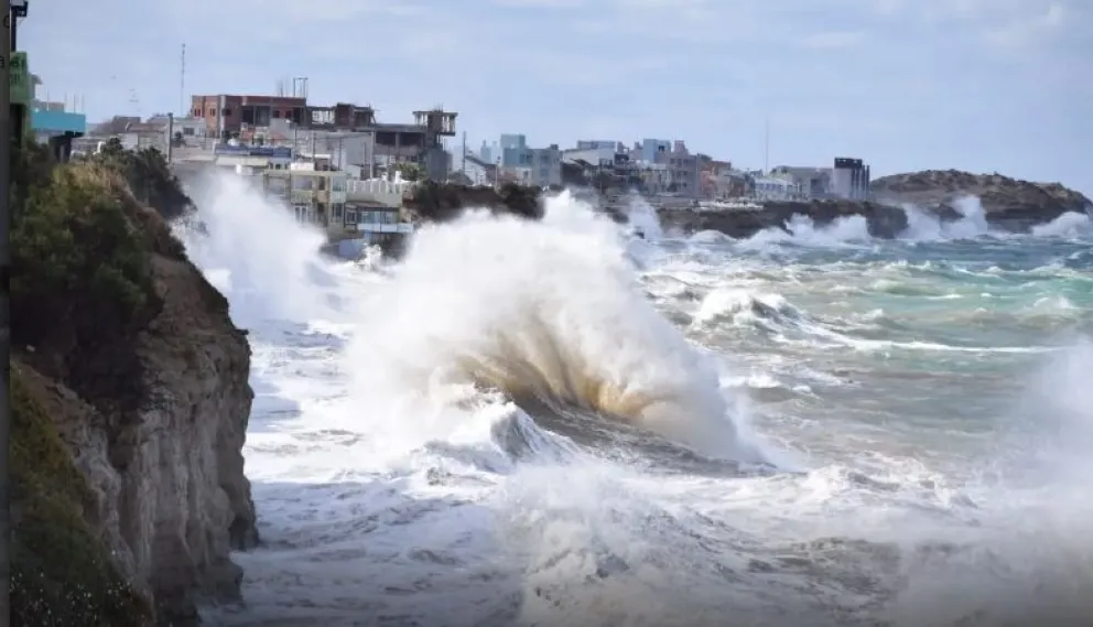 Mareas extraordinarias en playas de la costa. Foto archivo. 
