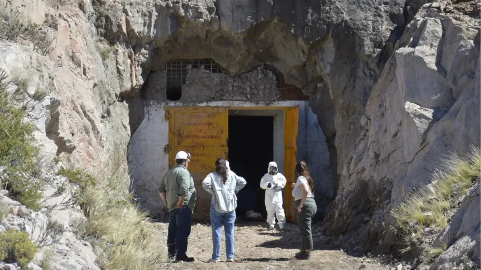El polvorín peligroso. La acción forma parte del plan provincial de gestión de pasivos históricos. Foto Gobierno de Río Negro.