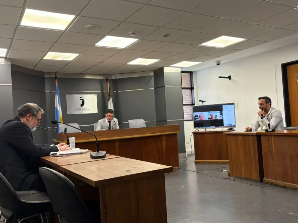 El juez tuvo por formulados los cargos y fijó cuatro meses de investigación. Foto: NoticiasNet.