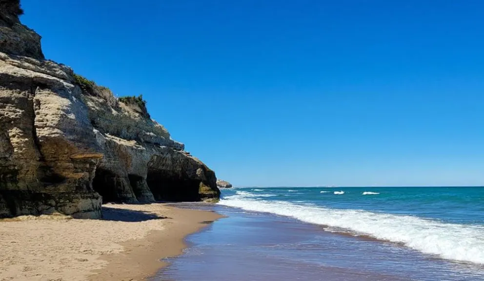 De Piedras Coloradas hasta Fuerte Argentino no hay infraestructura de servicios. Foto Carlos Aguilar/ Informativo Hoy.