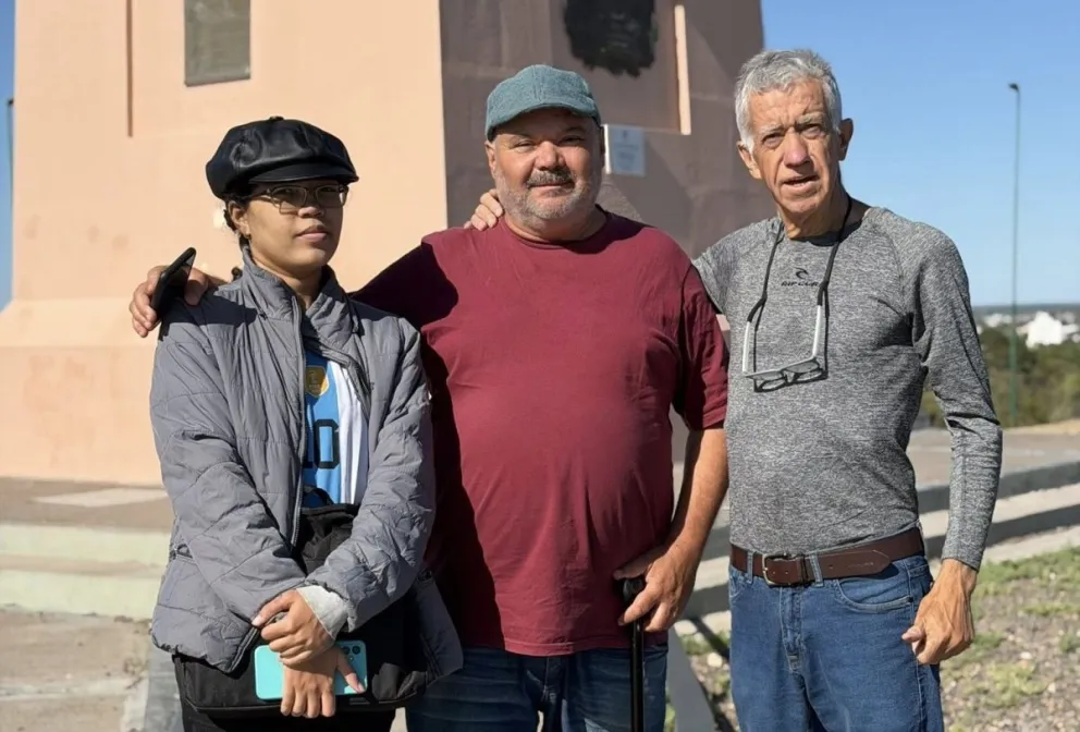 El escritor se encuentra en Carmen de Patagones. 