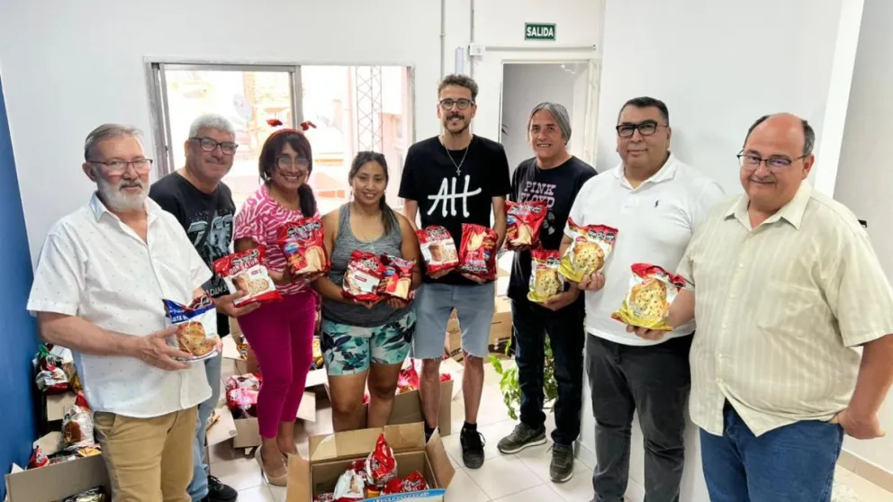 Vecinos, artistas y funcionarios se unieron en una iniciativa que ya es un clásico de la radiofonía local. 