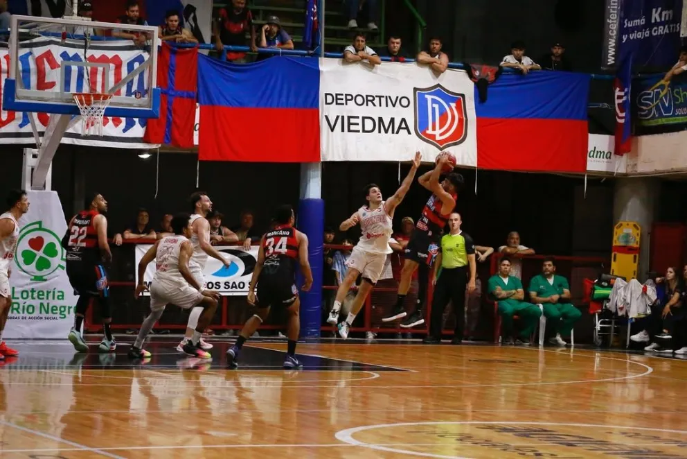 Derrota de Deportivo Viedma ante Provincial. Fotos gentileza Prensa Depo Viedma. 