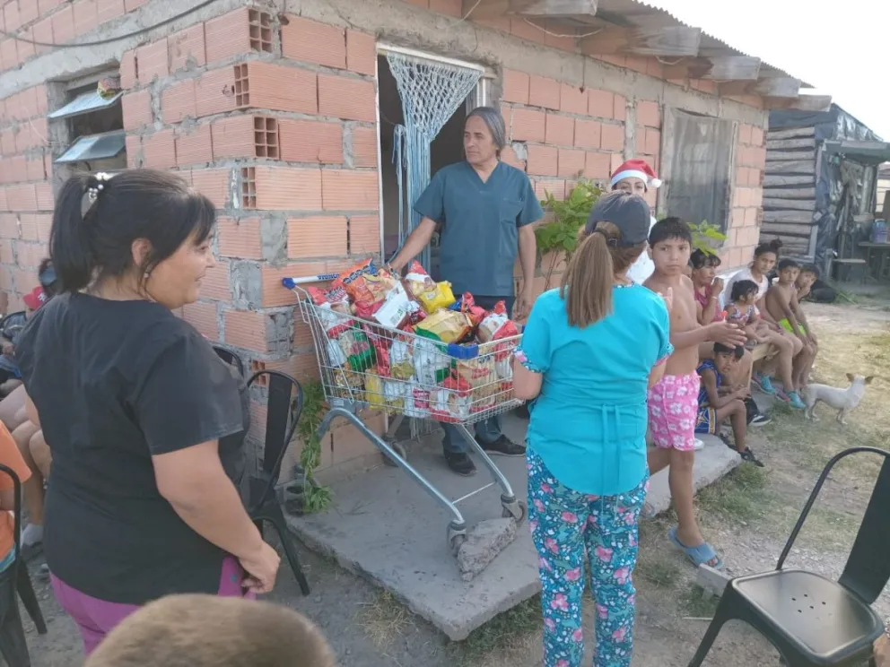 Ni el calor ni el cansancio detuvieron la entrega. 