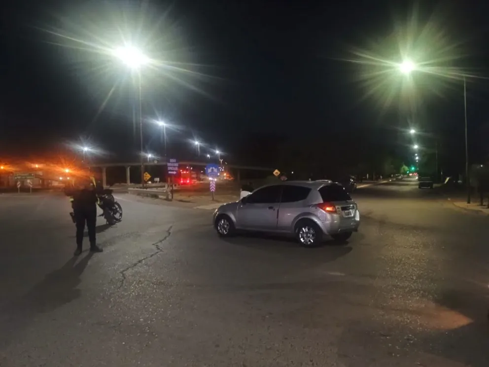 El accidente fue en la rotonda del Paulo VI (Foto: Vanesa Schwemmler)