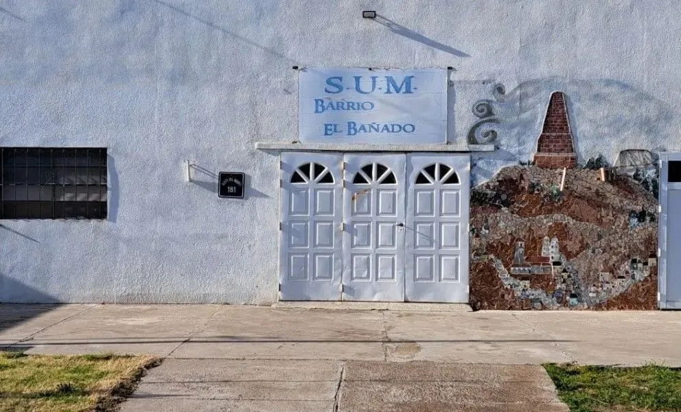 La sede de la comisión de fomento del barrio El Bañado. 