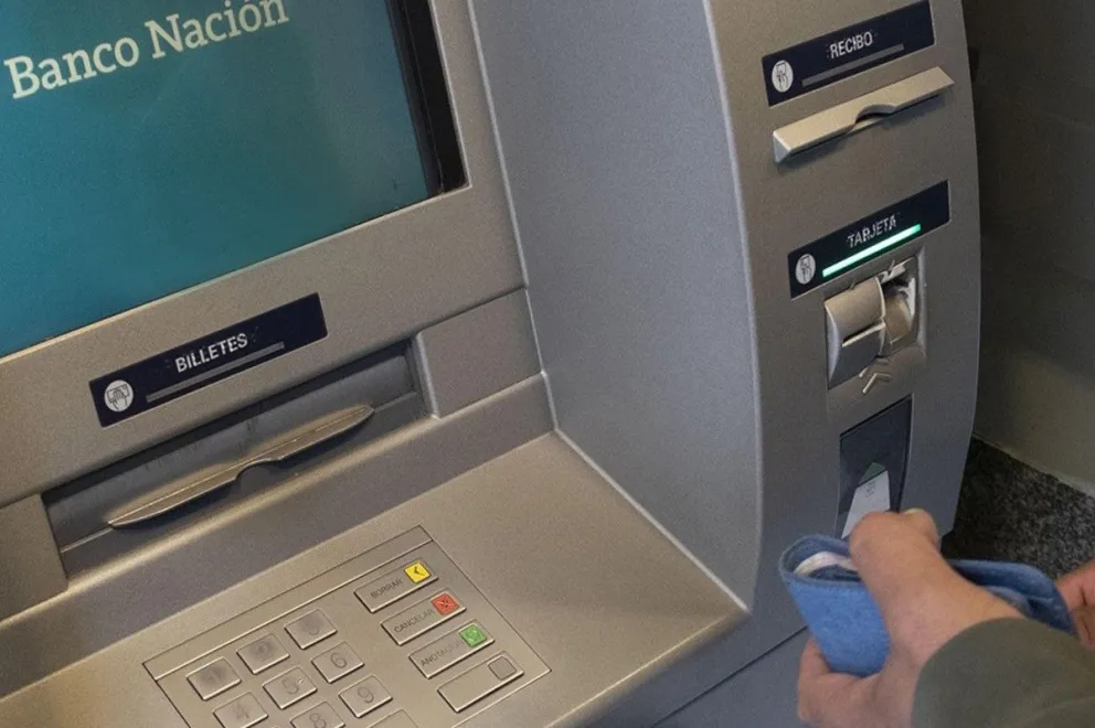 Se dio cuenta de lo ocurrido al concurrir al cajero. 