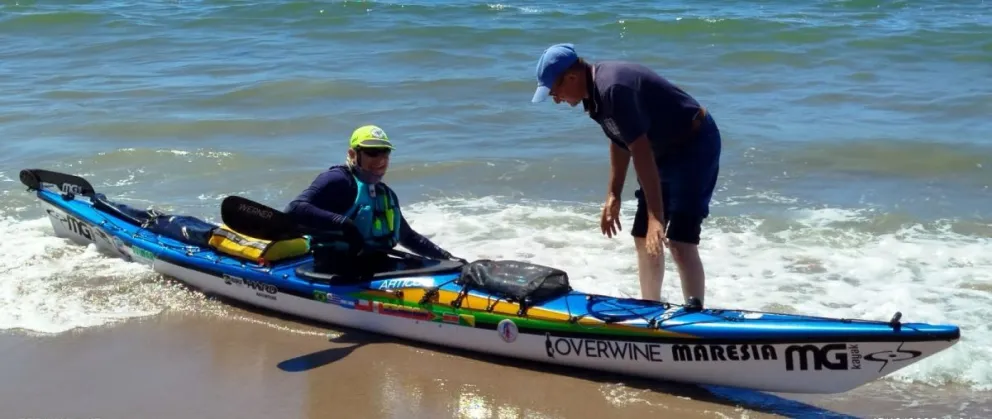 Adelson Carneiro Rodrigues en su arribo a Playas Doradas.