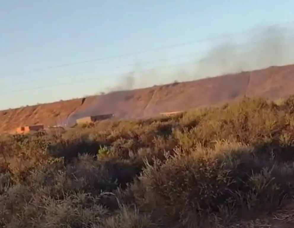 Una dotación de bomberos de Viedma intervino en la Costa Este. 
